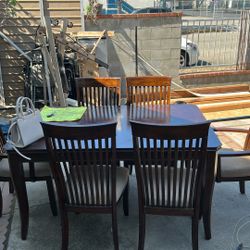 Dinning Table Used