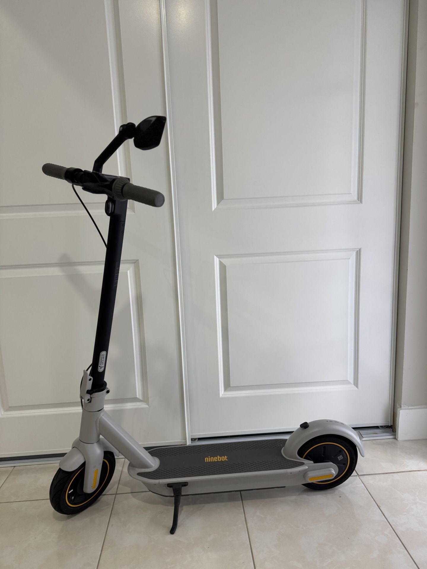 NineBot Segway G3OLP Electric scooter