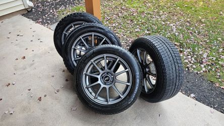 Set Of 4 Subaru tires and rims Winter 225/55 R17
