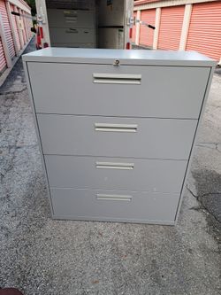Haworth Metallic 4 Drawer Lateral File Cabinet with Key