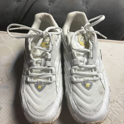 White and Cream Color 725V1