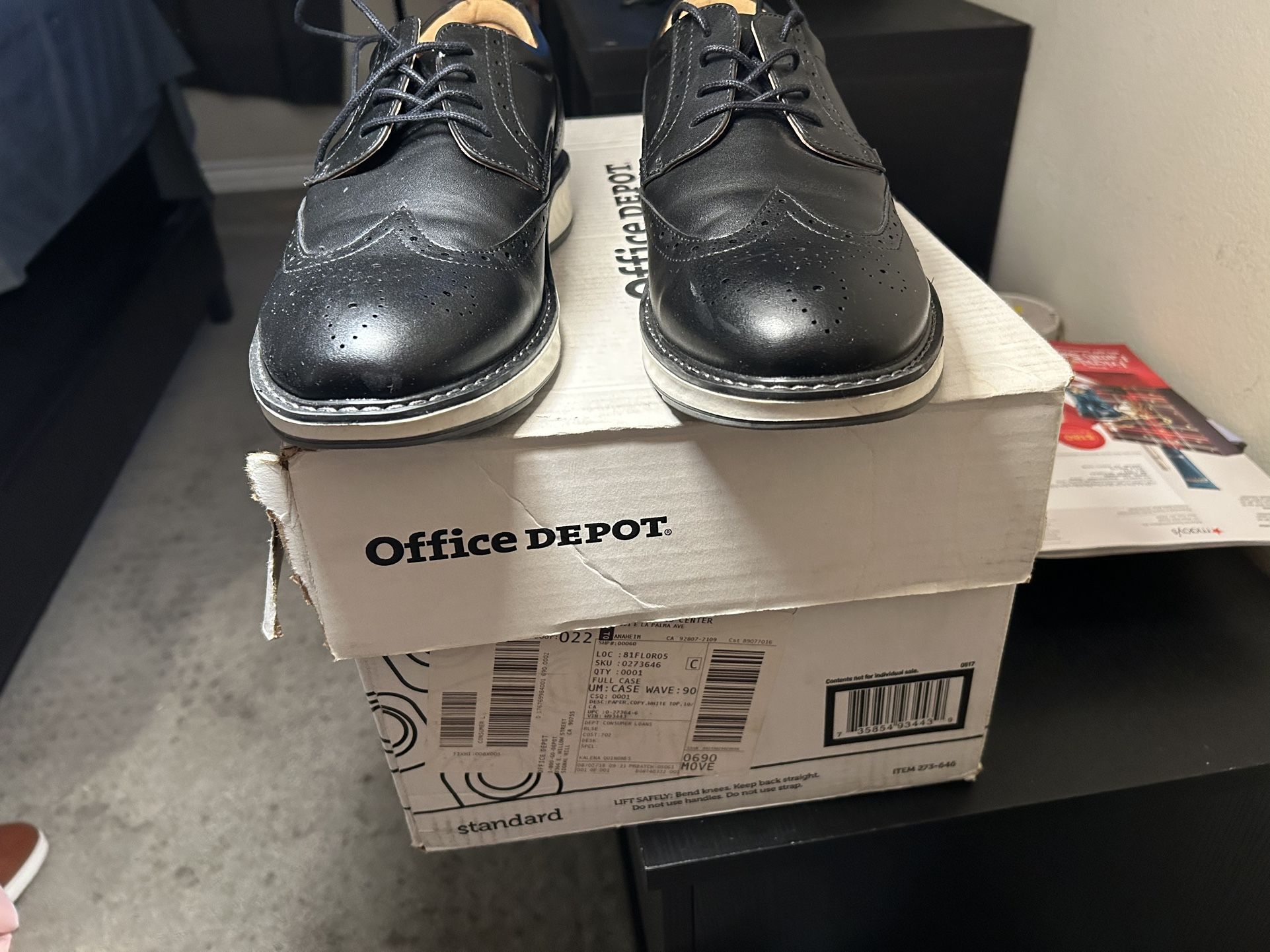 Stafford Size 12 Black Shoes