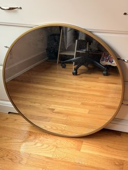 27" Round Gold Wall Mirror