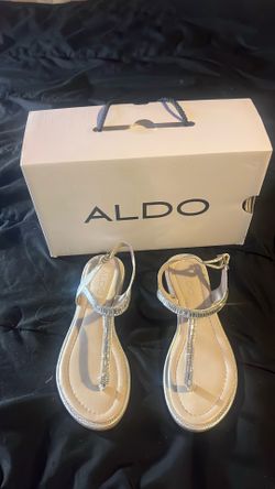 ALDO SIZE 6 Silver and Light Tan