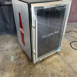COUNTERTOP FRIDGE
