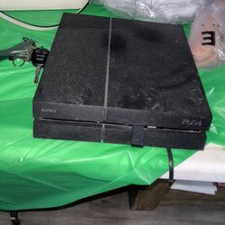 used ps4 with 2 controllers