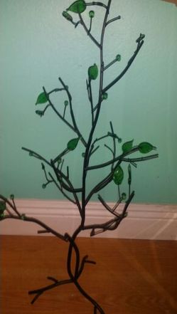 Pretty tree jewelry holder