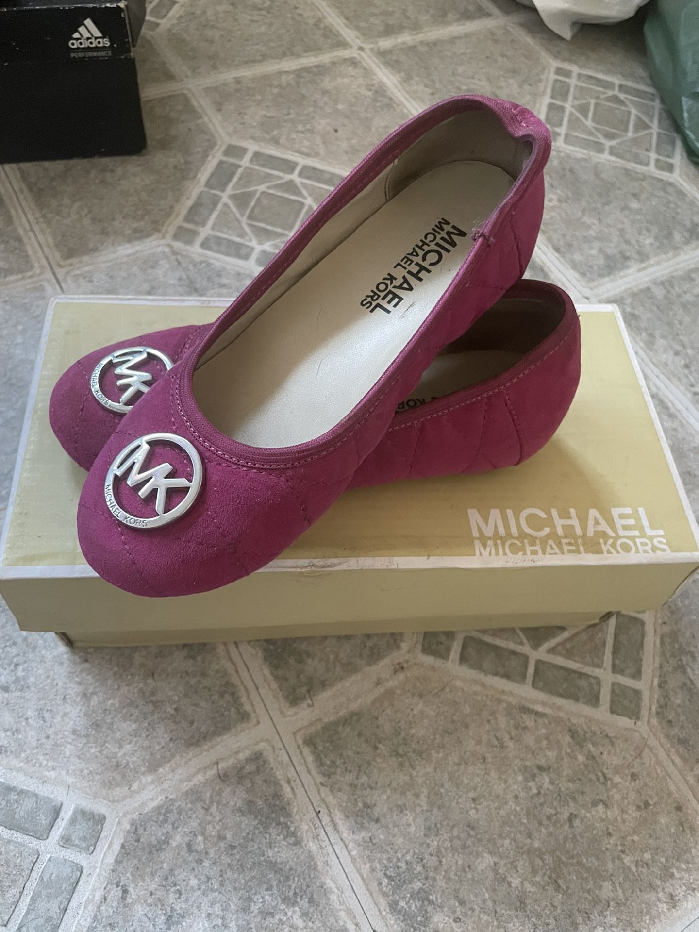 Michael Kors girl flats size 11