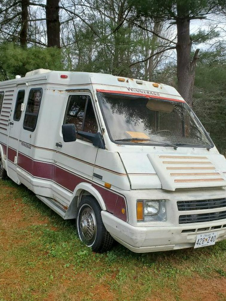 Winnebago lesharo diesel year 1985 for Sale in Gaithersburg, MD OfferUp