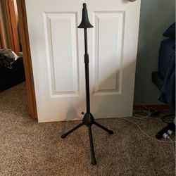 Hamilton trombone stand, Folds up for travel