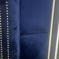 Blue Standard Sofa Includes 3 Accents Pillows