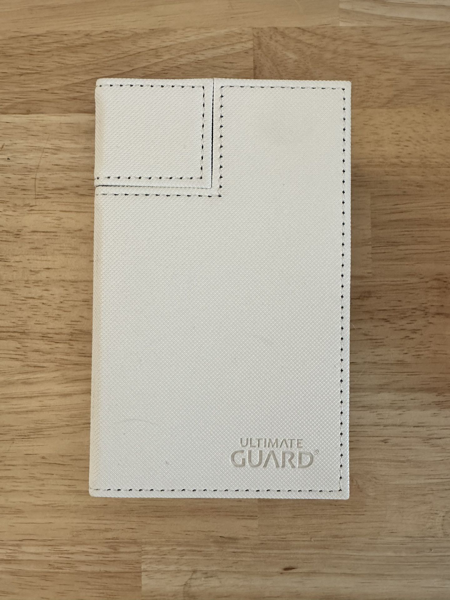 Ultimate Guard Flip’n’Tray Deck Box - White