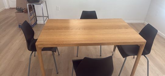 Table & chairs