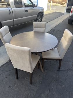 Bayside Furnishings Sophie 5-Piece Dining Set – Display Model – $199
