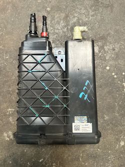 2016-2018 Fuel Vapor Canister Cadillac Escalade Chevrolet  Silverado 1500