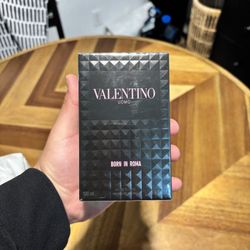 VALENTINO(Uomo Born in Roma)