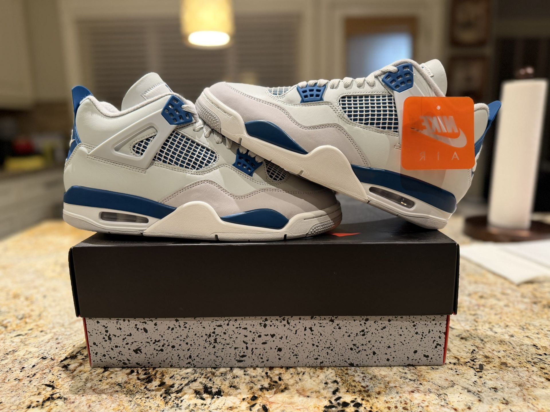 Air Jordan 4 "Military Blue" Size 10