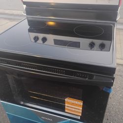 NEW  AMANA  ELECTRIC STOVE