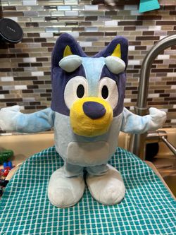 Bluey Dance and Play animated plush toy. 14”