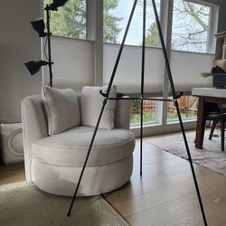 66” Black Metal Easel, Holds 25lbs