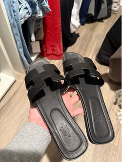Black Hermes Oran Sandals