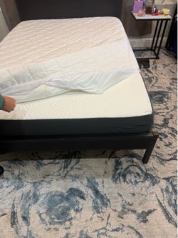 1 or 2 full beds with mattresses
