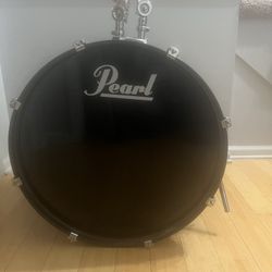 Pearl Forum Series 22” x 18” Bass Drum