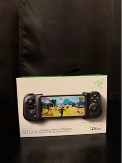 Razer Kishi Mobile Game controller for iPhone iOS Lightning port pass through