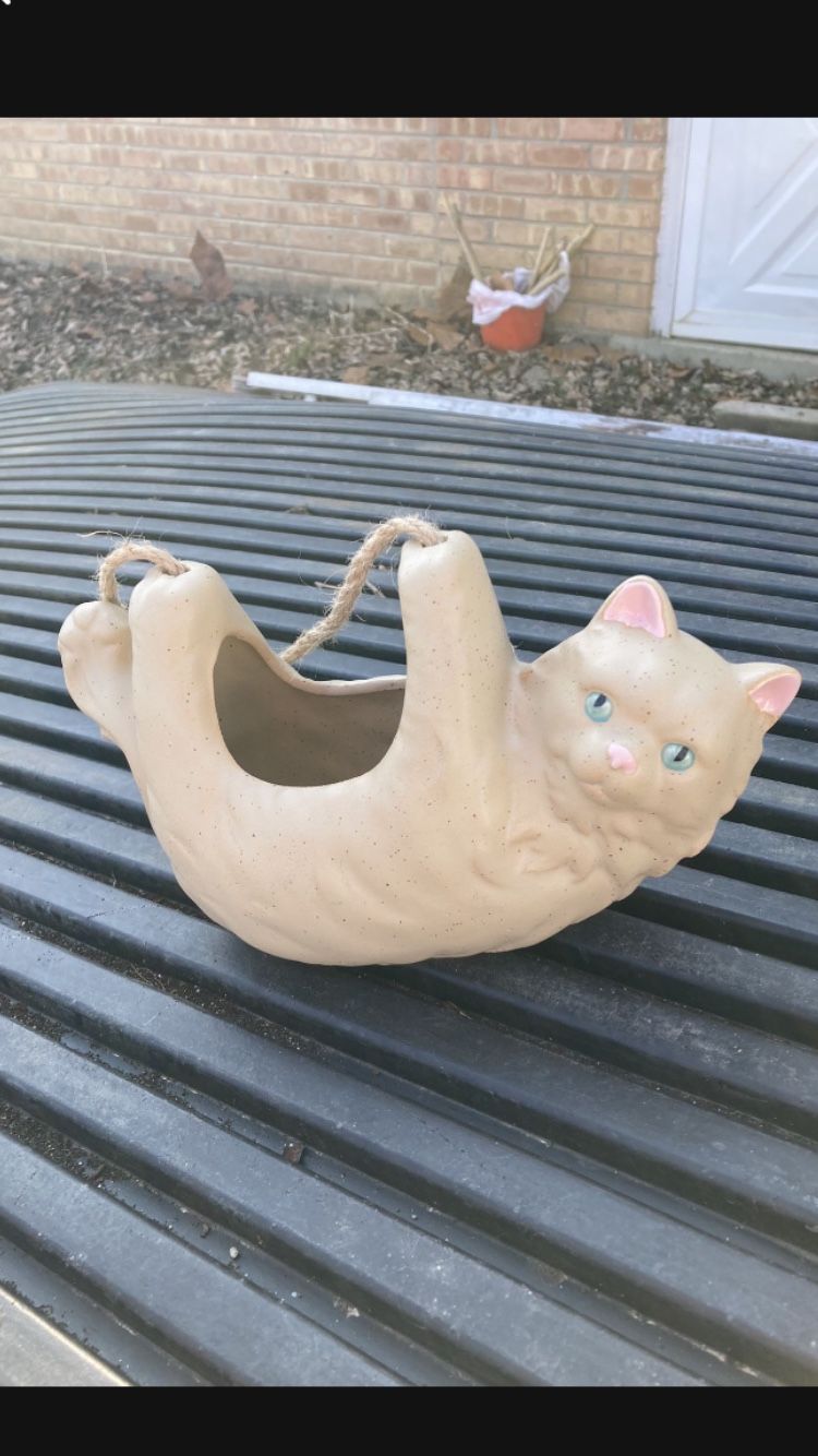 Ceramic Hanging Kitty Planter