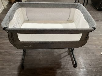Baby Bassinet And Sheets