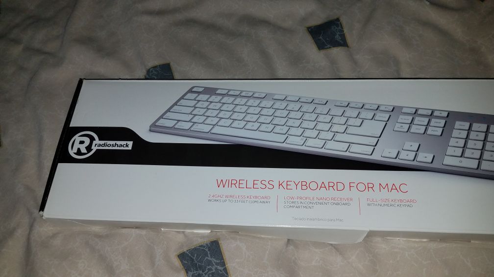 New Wireless keyboard for mac and Windows the price new ,45+ tax,,,,ask 25$