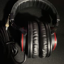 Focusrite Scarlett Studio Headphones 