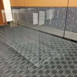 Plexiglass Desk Barrier/Covid 19 Protection Sneeze Guard (4 Total)