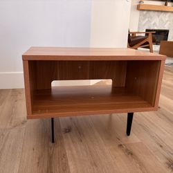 Cozey Brand Stella Oak Media Stand/side Table 