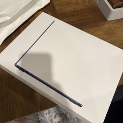 MacBook Air M4 (2025)