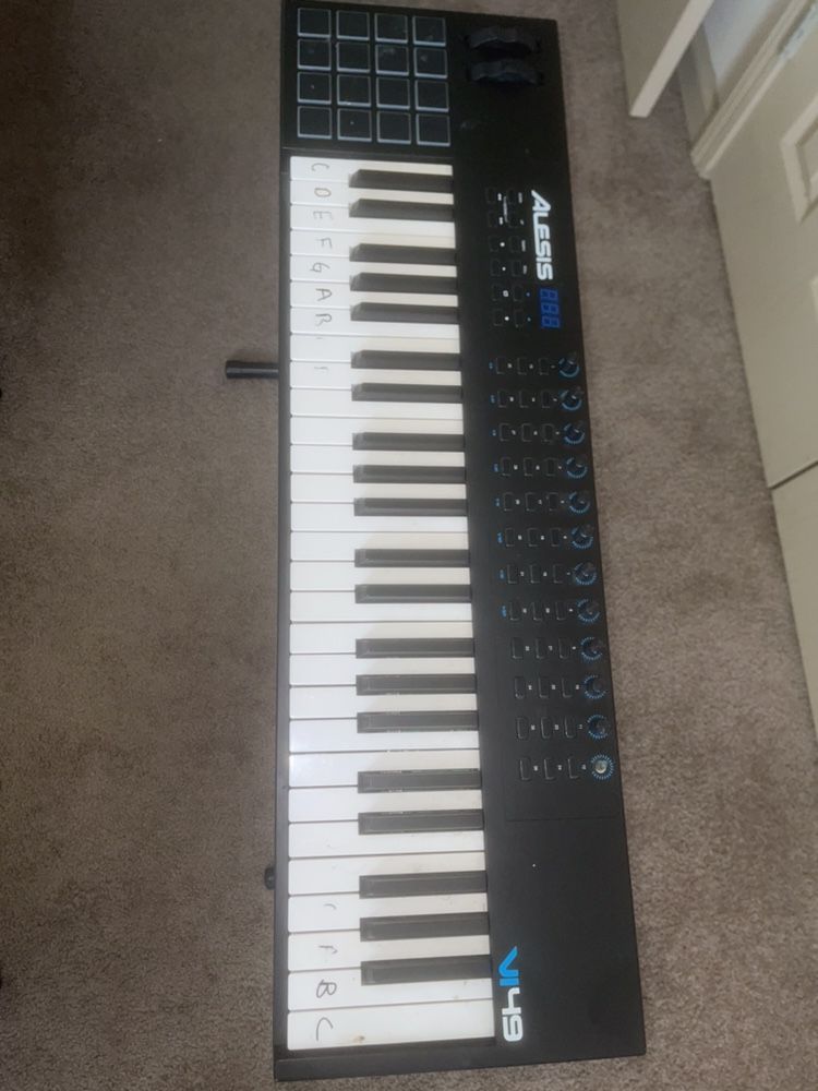 Alesis Keyboard 