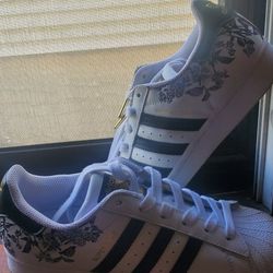6 1/2 Adidas Van Shoes 