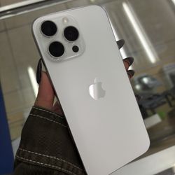 iPhone 16 Pro Max 256GB UNLOCKED