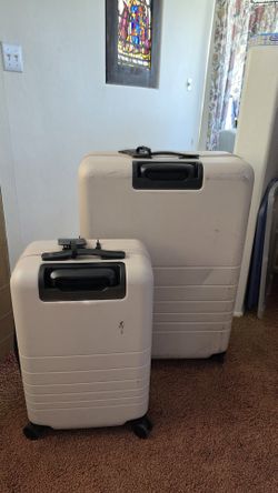 Monos white spinner hardware travel set