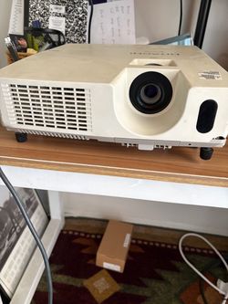 Hitachi projector