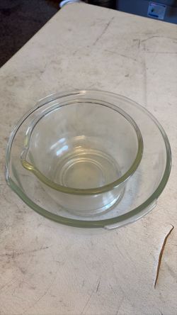 Vintage glass mixing bowls