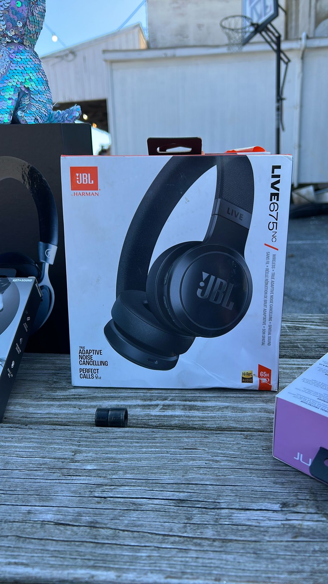 JBL Live 675NC Adaptive Noise Cancelling Headphones