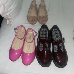 Girl Flats/sandals 