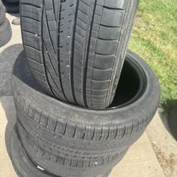 245 45 19 Goodyear
