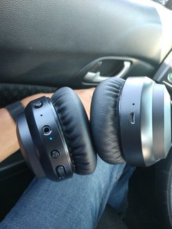 Bluetooth wireless headphones