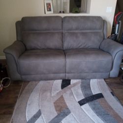 Couch And Recliners 