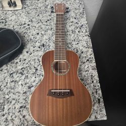 Islander Kanile'a Ukulele with Case & Capos