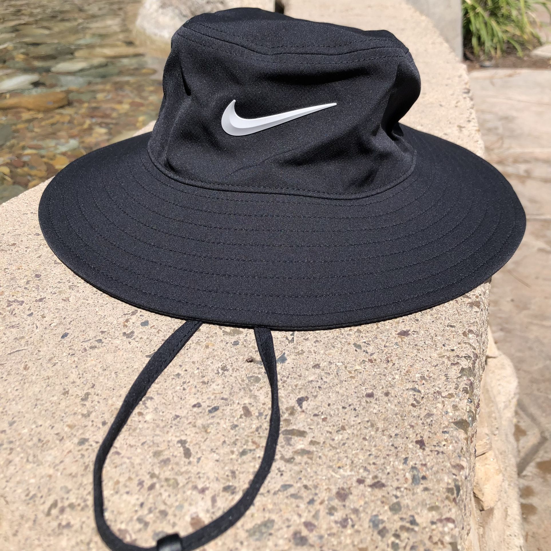 New Nike Apex UV Dri Fit Bucket Hat Black Hiking Trail Adult M Medium