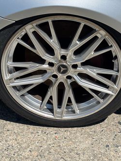 Brand New 20’ inch Mercedes Benz Staggered rims