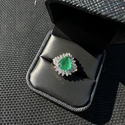 Natural Emerald and Gold Ring Size 7
